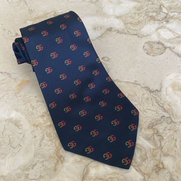 Gucci 100% Silk GG Red & Green Monogram Tie - Picture 4 of 10
